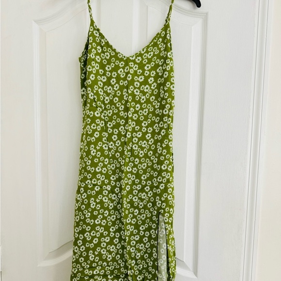 Like New 💚Reformation crimini green midi dress - Picture 2 of 7